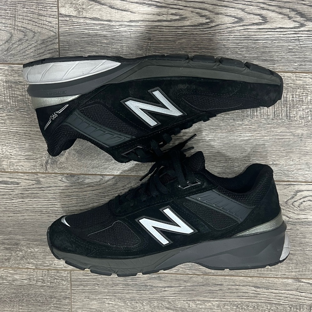 New Balance 990v5